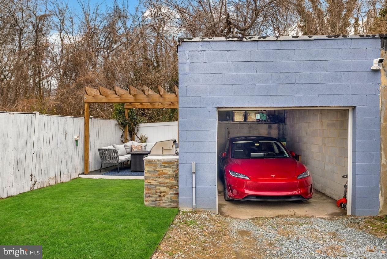 2205 E RANDOLPH AVENUE