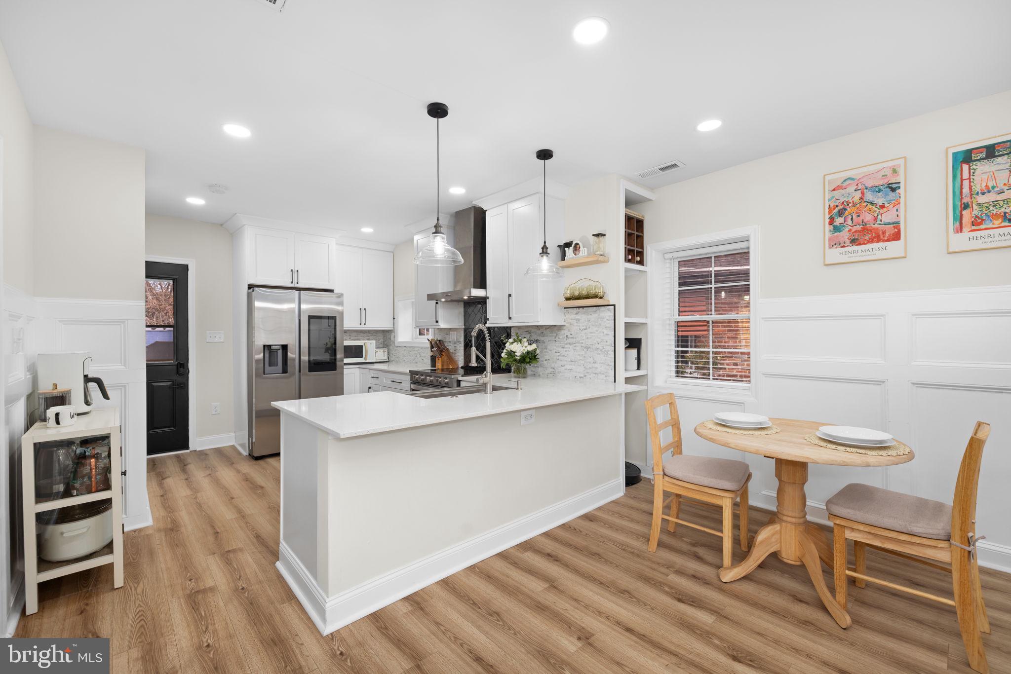 2205 E RANDOLPH AVENUE