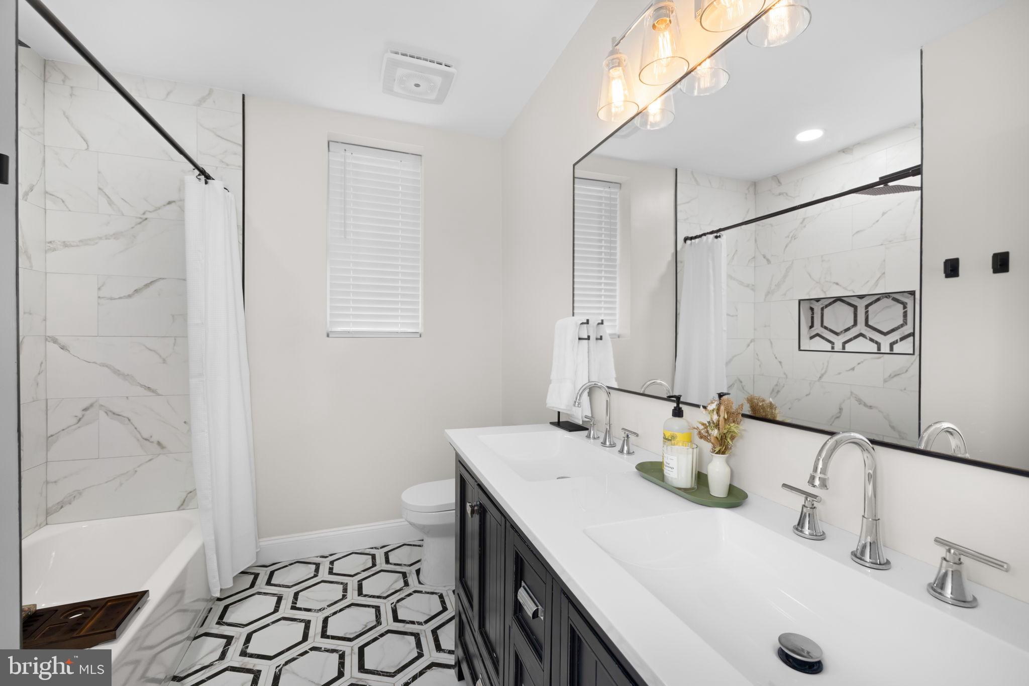 2205 E RANDOLPH AVENUE