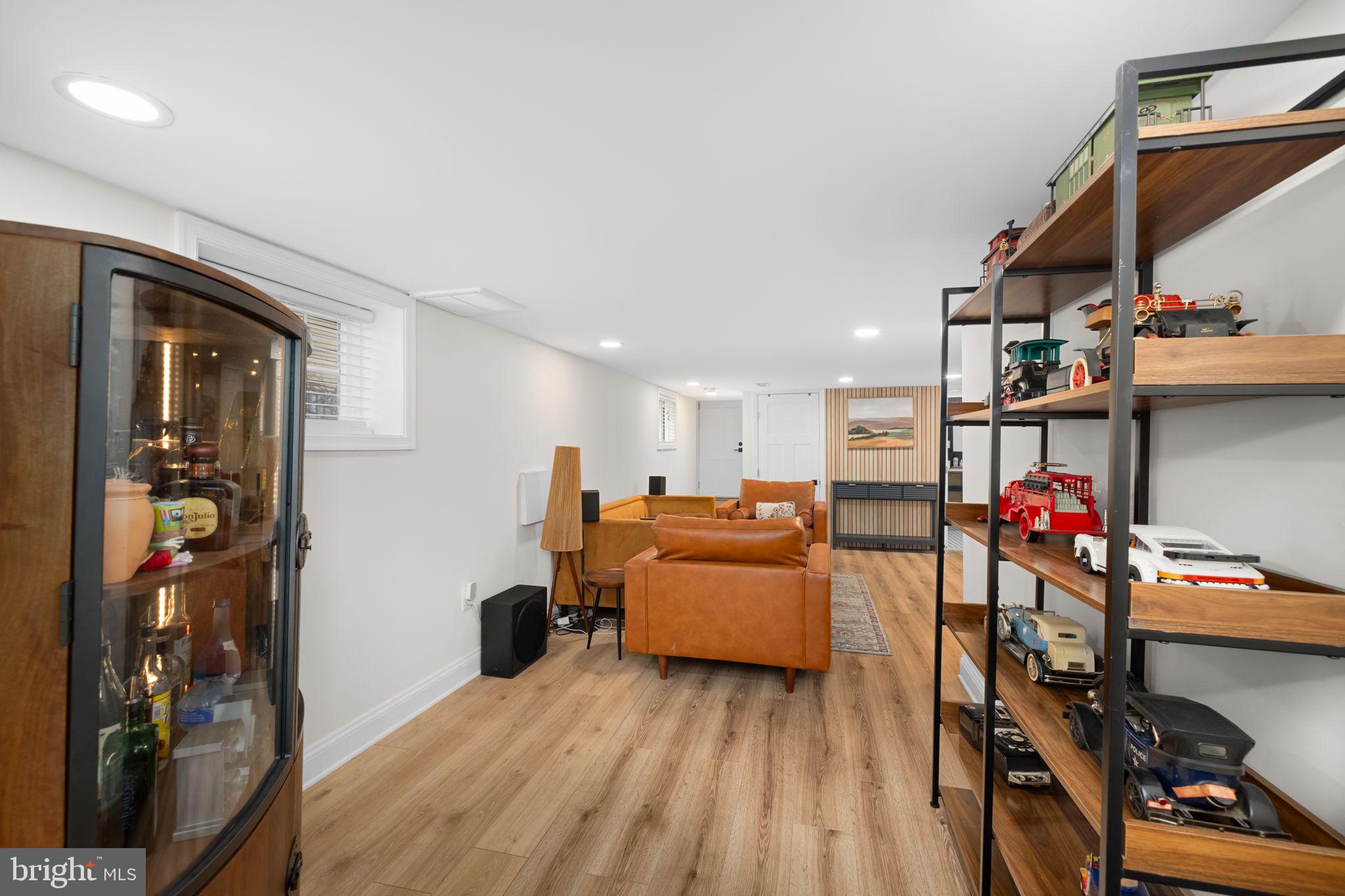 2205 E RANDOLPH AVENUE