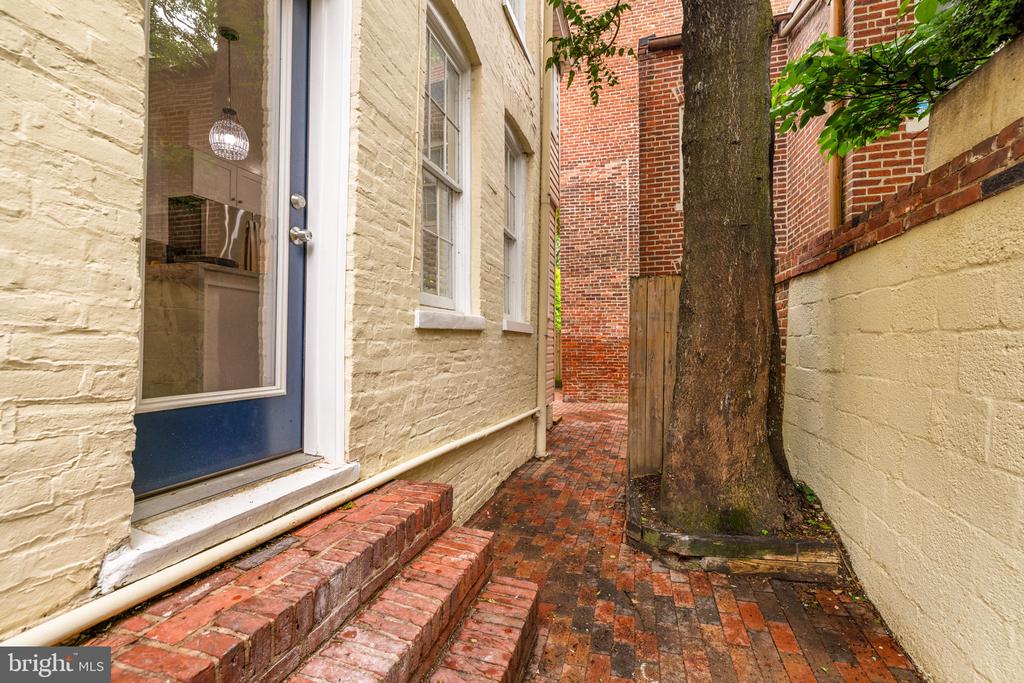116 S PITT STREET