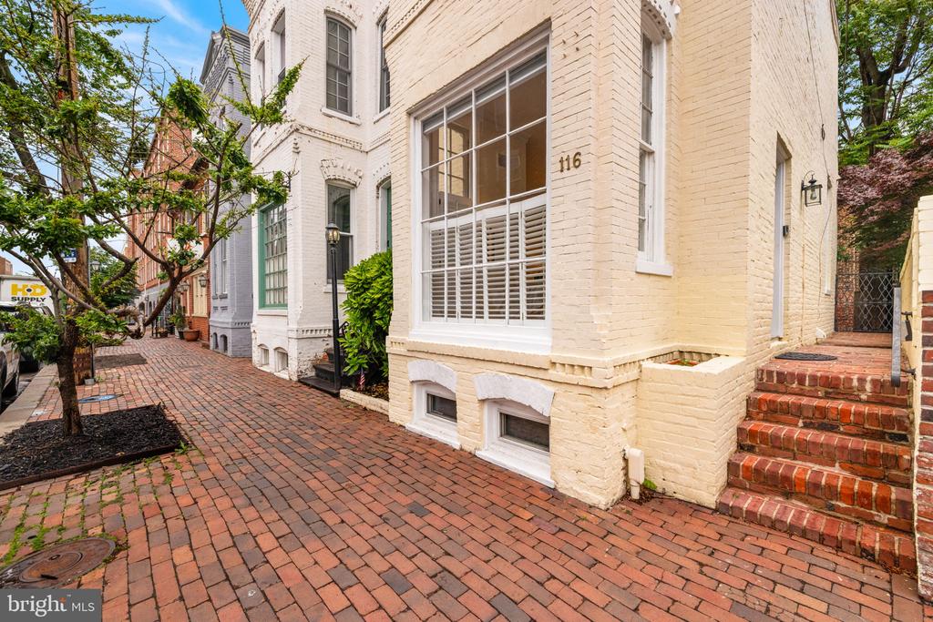 116 S PITT STREET