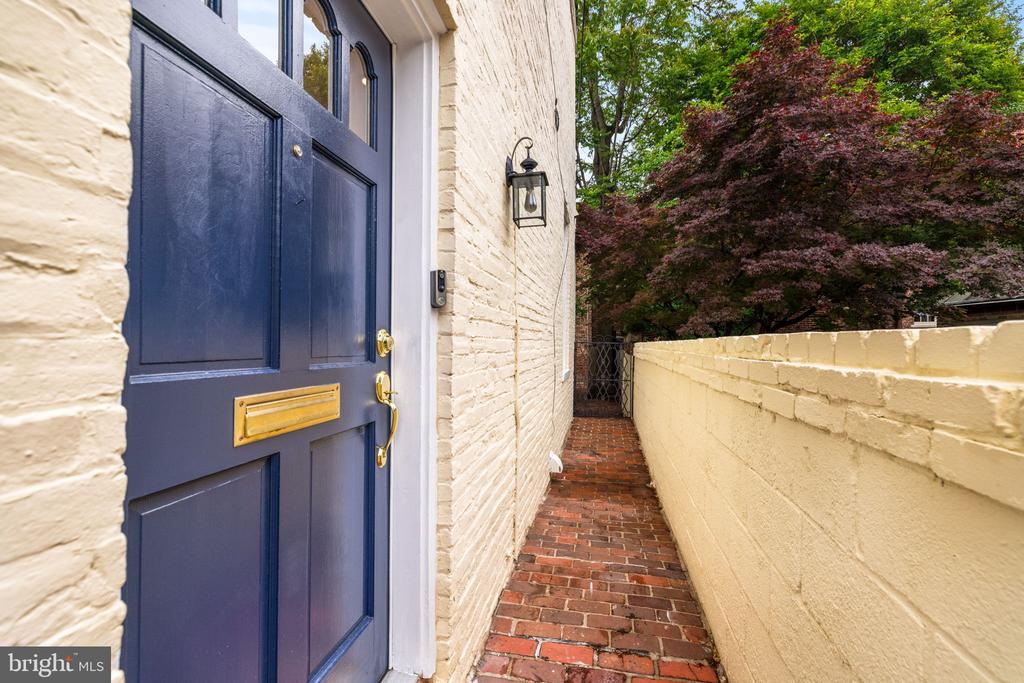 116 S PITT STREET