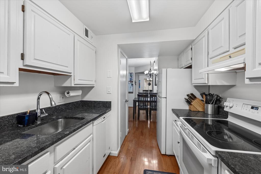805 N HOWARD STREET N 246