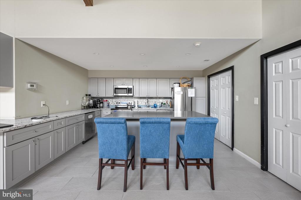 805 N HOWARD STREET N 246