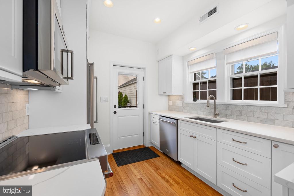 1005 ORONOCO STREET
