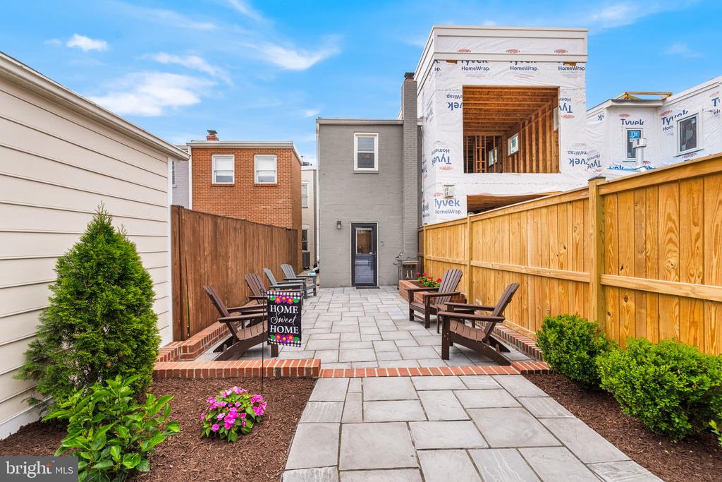 1005 ORONOCO STREET