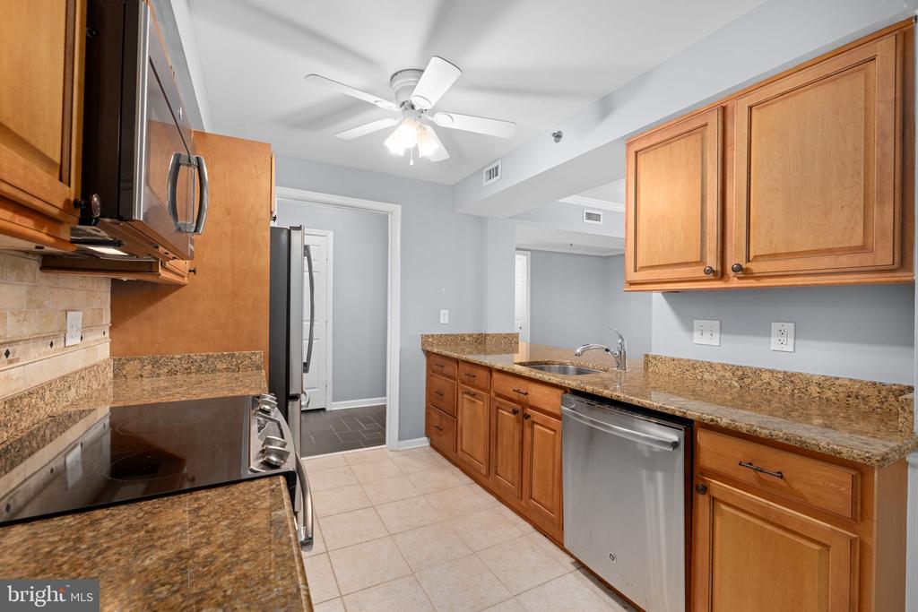 545 E BRADDOCK ROAD E 408