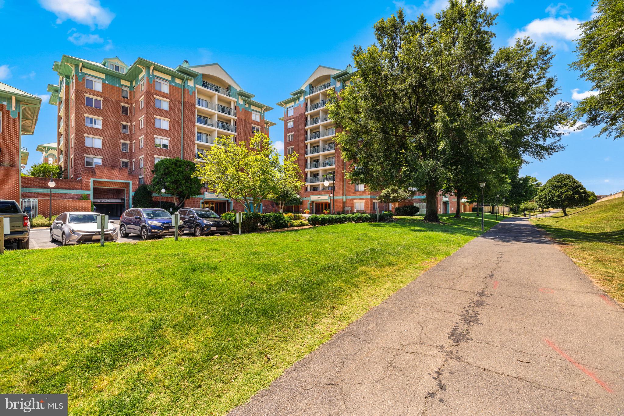 545 E BRADDOCK ROAD E 408