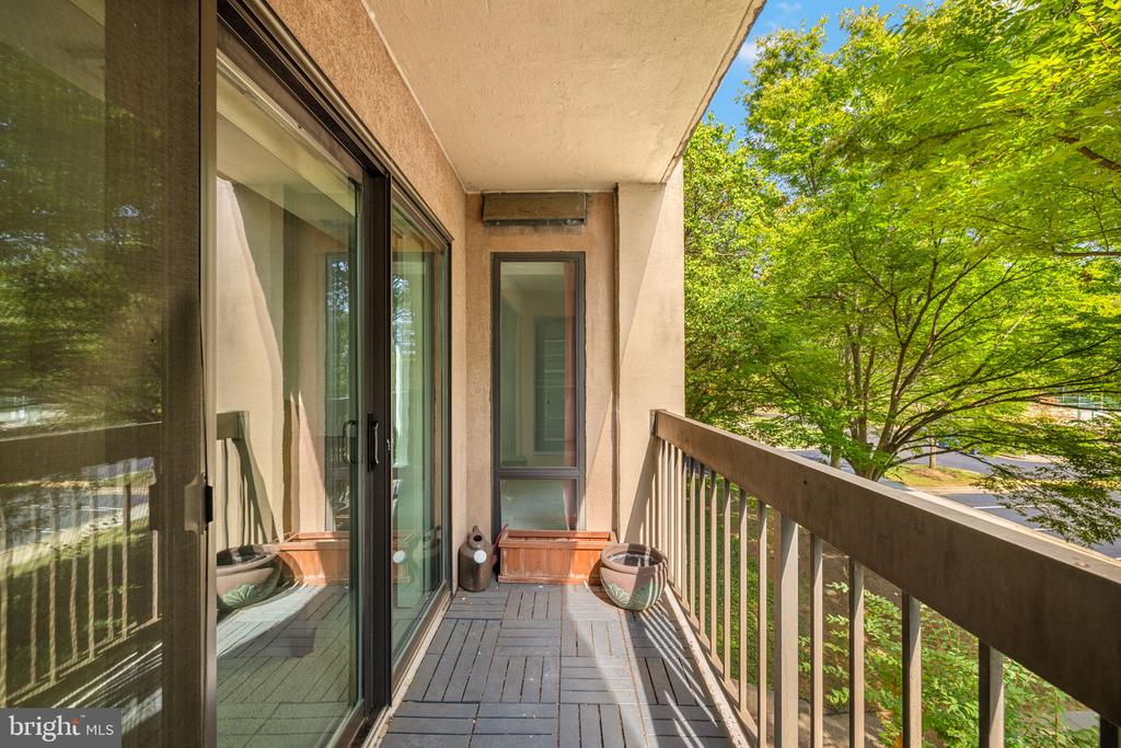 805 N HOWARD STREET N Unit: 246