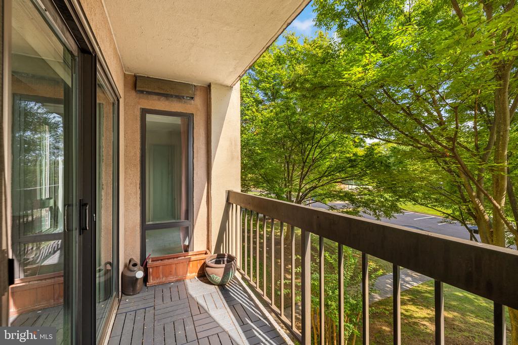 805 N HOWARD STREET N Unit: 246