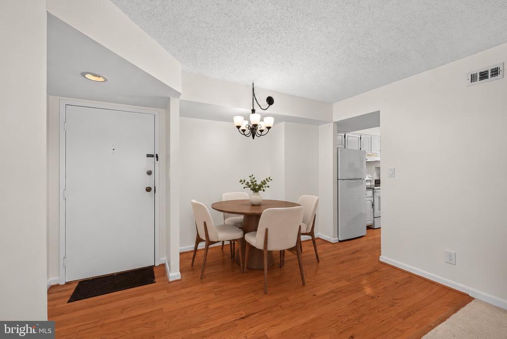 805 N HOWARD STREET N Unit: 246