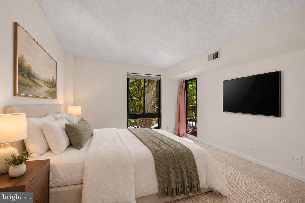 805 N HOWARD STREET N Unit: 246