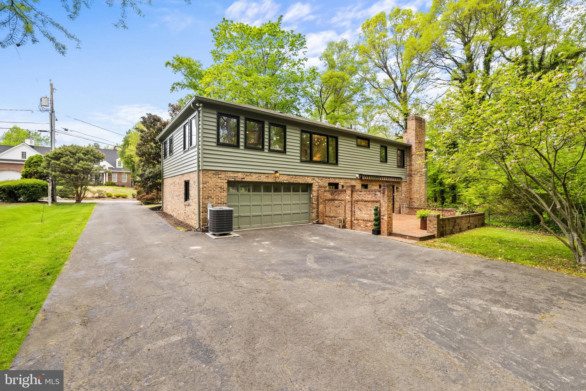 9009 CHARLES AUGUSTINE DR