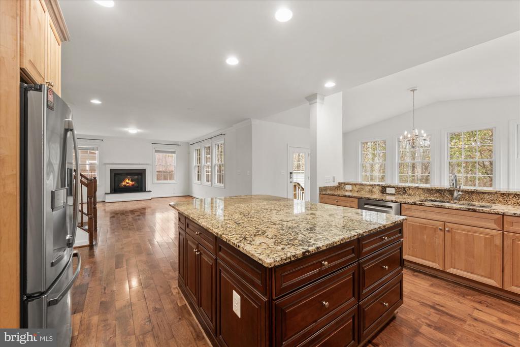 7009 QUANDER ROAD