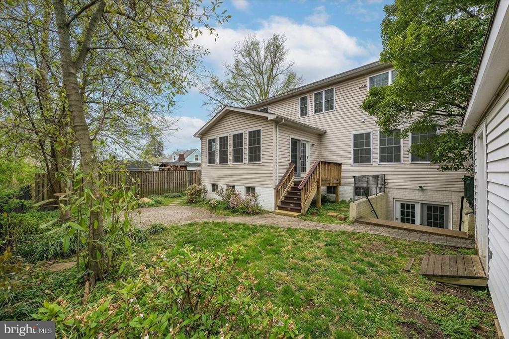 7009 QUANDER ROAD