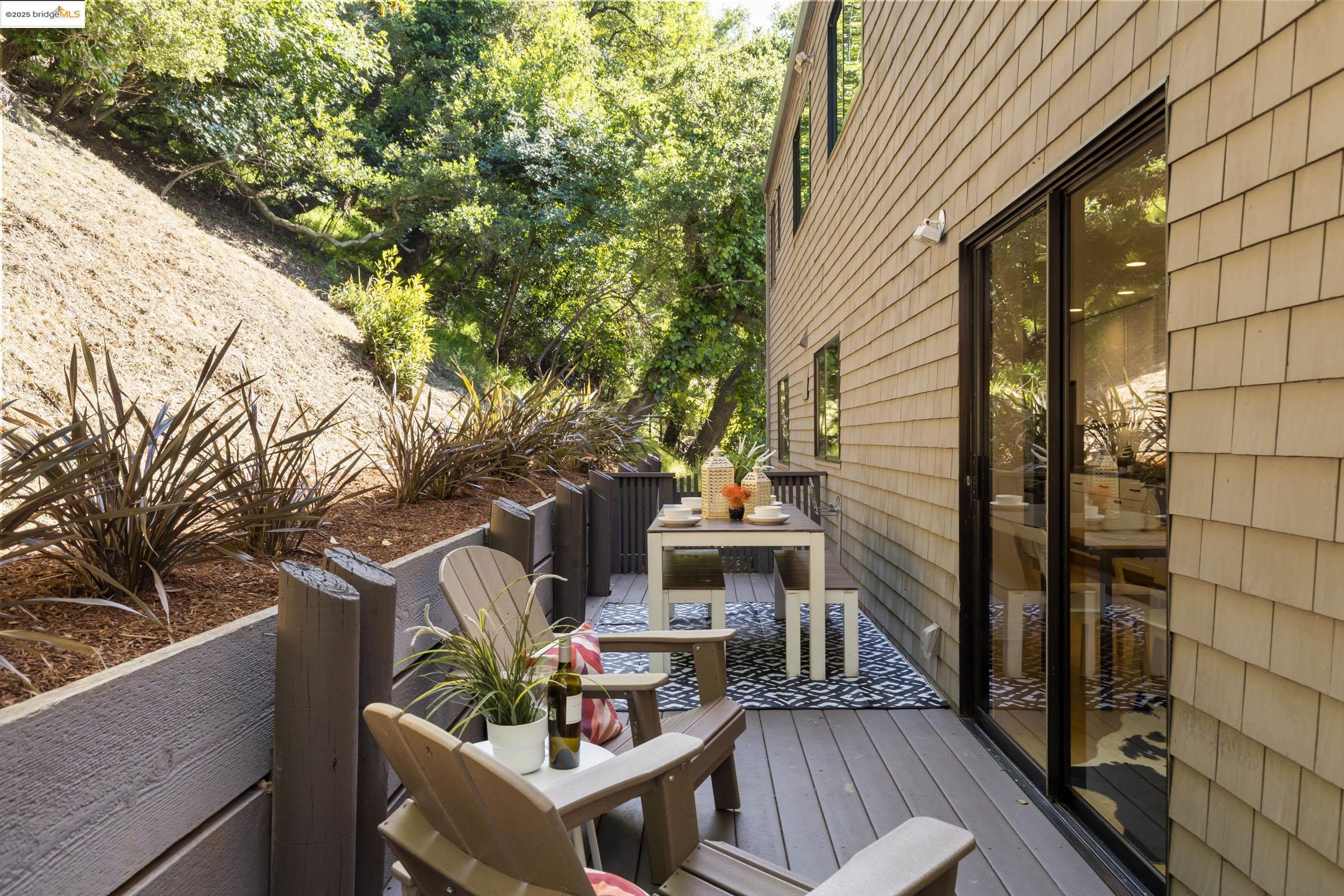 1721 Trestle Glen Rd