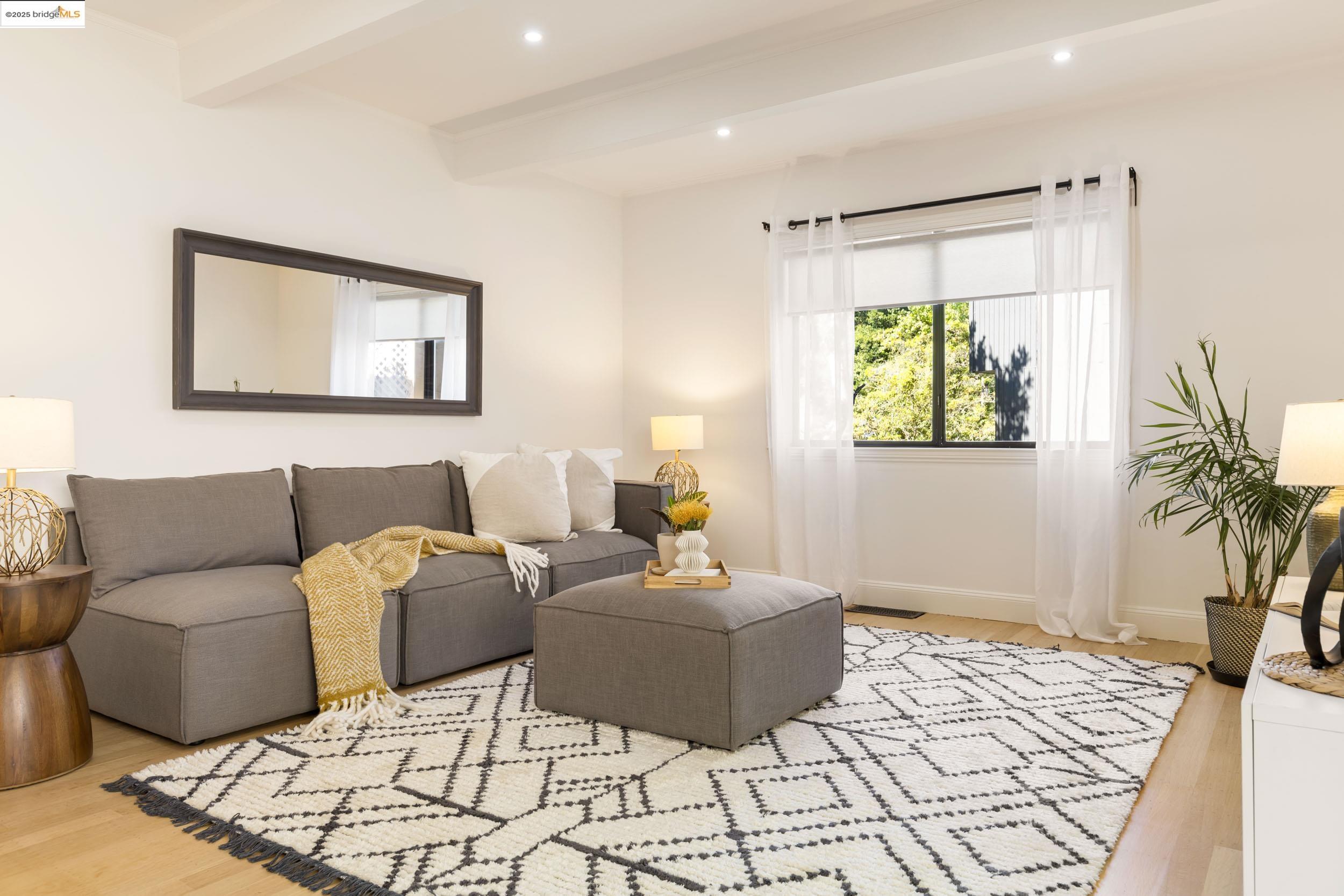 1721 Trestle Glen Rd