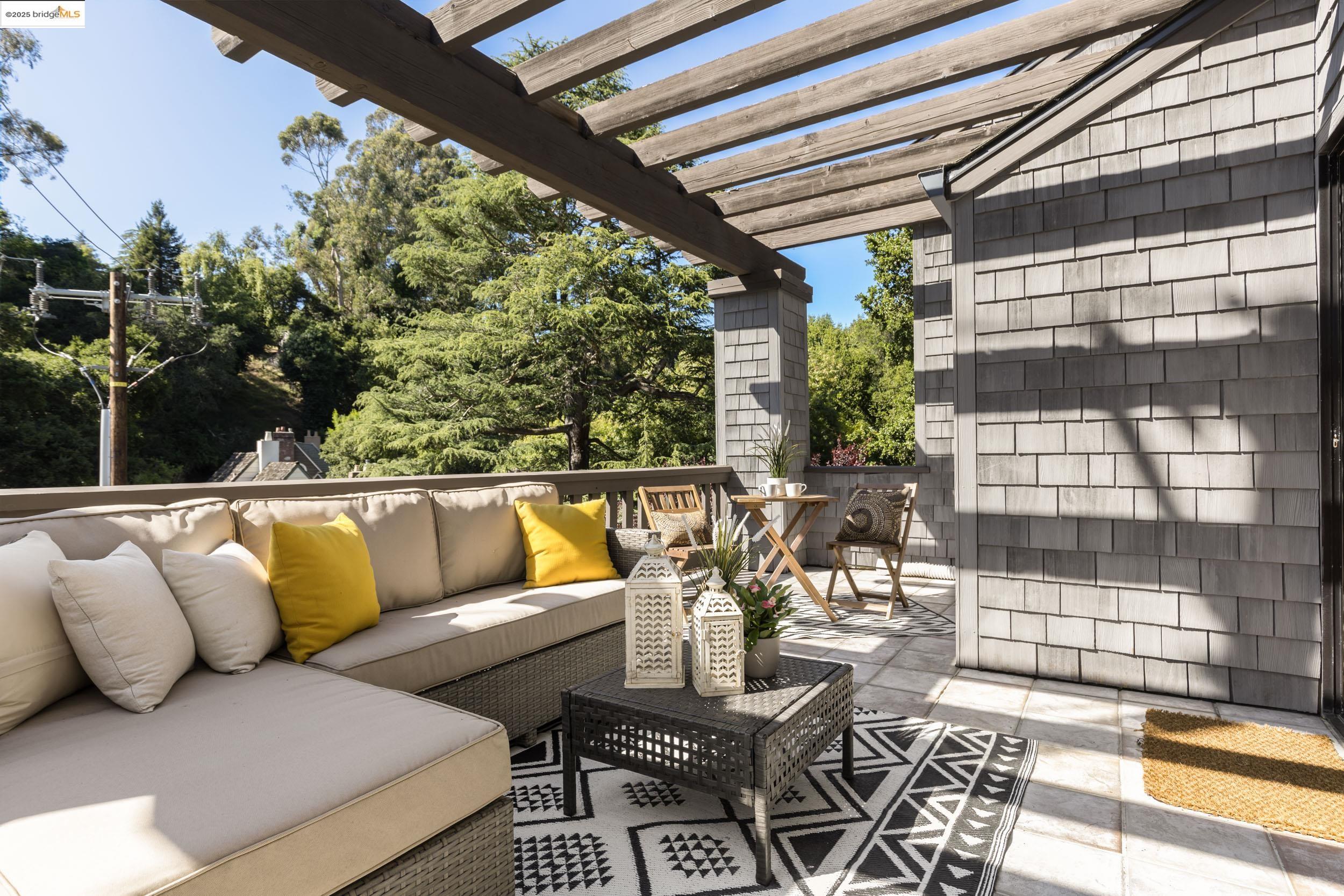 1721 Trestle Glen Rd