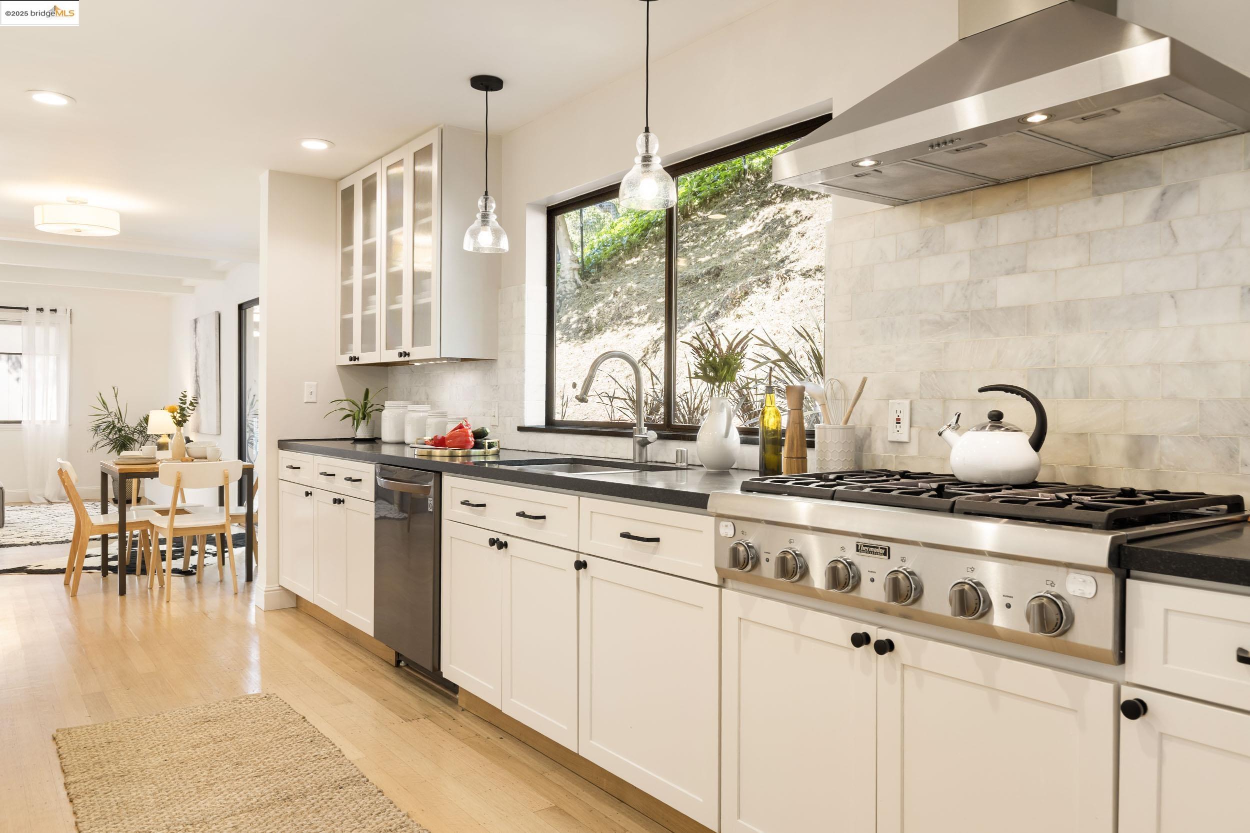 1721 Trestle Glen Rd