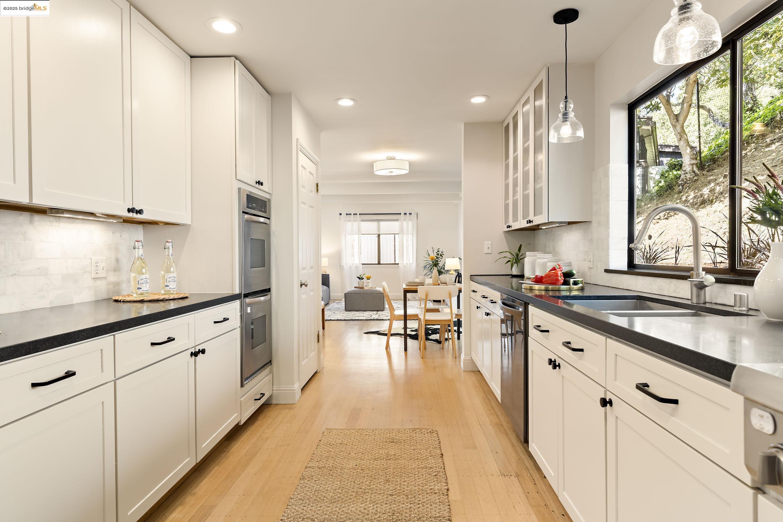 1721 Trestle Glen Rd