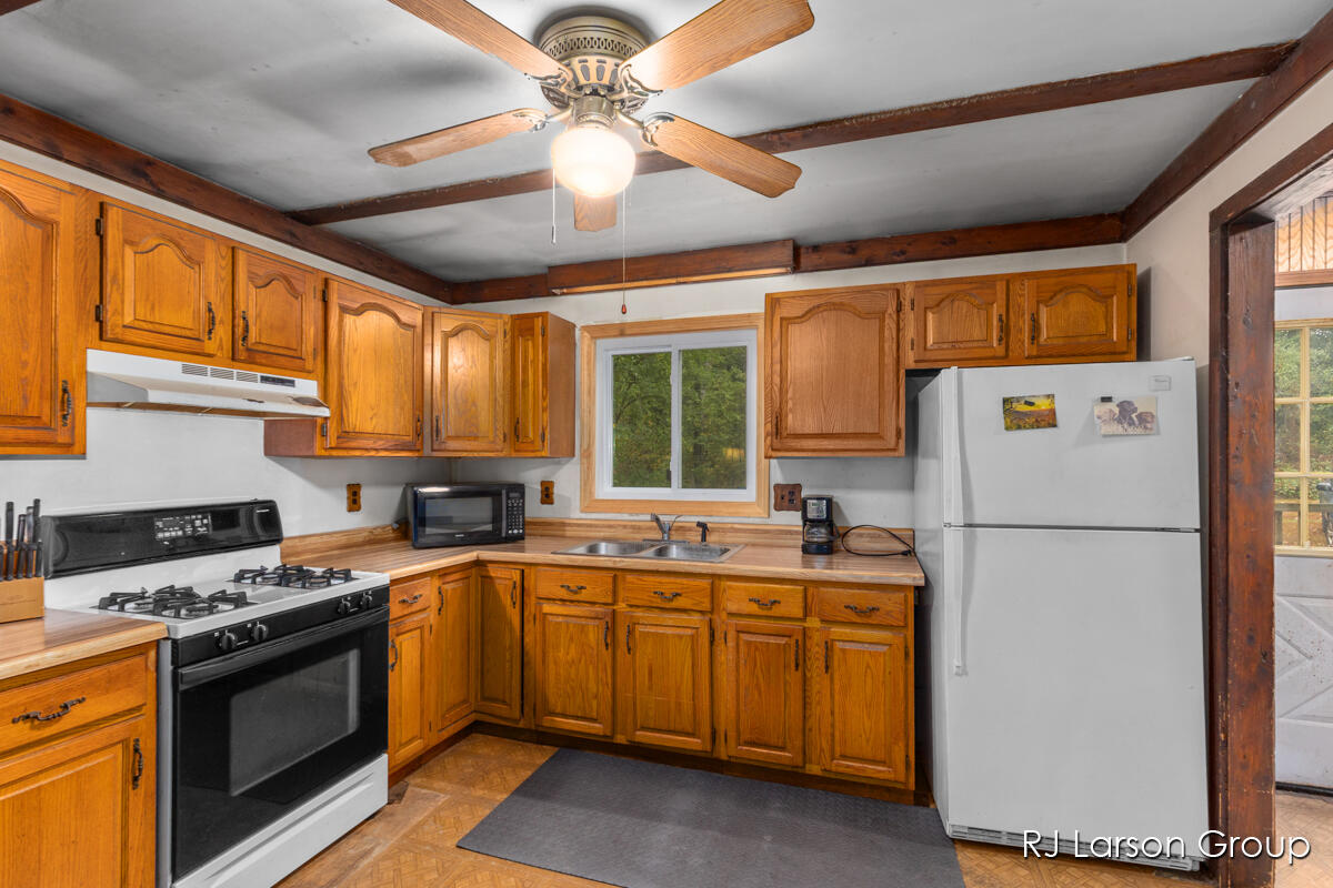 3490 Wood School Rd. Road