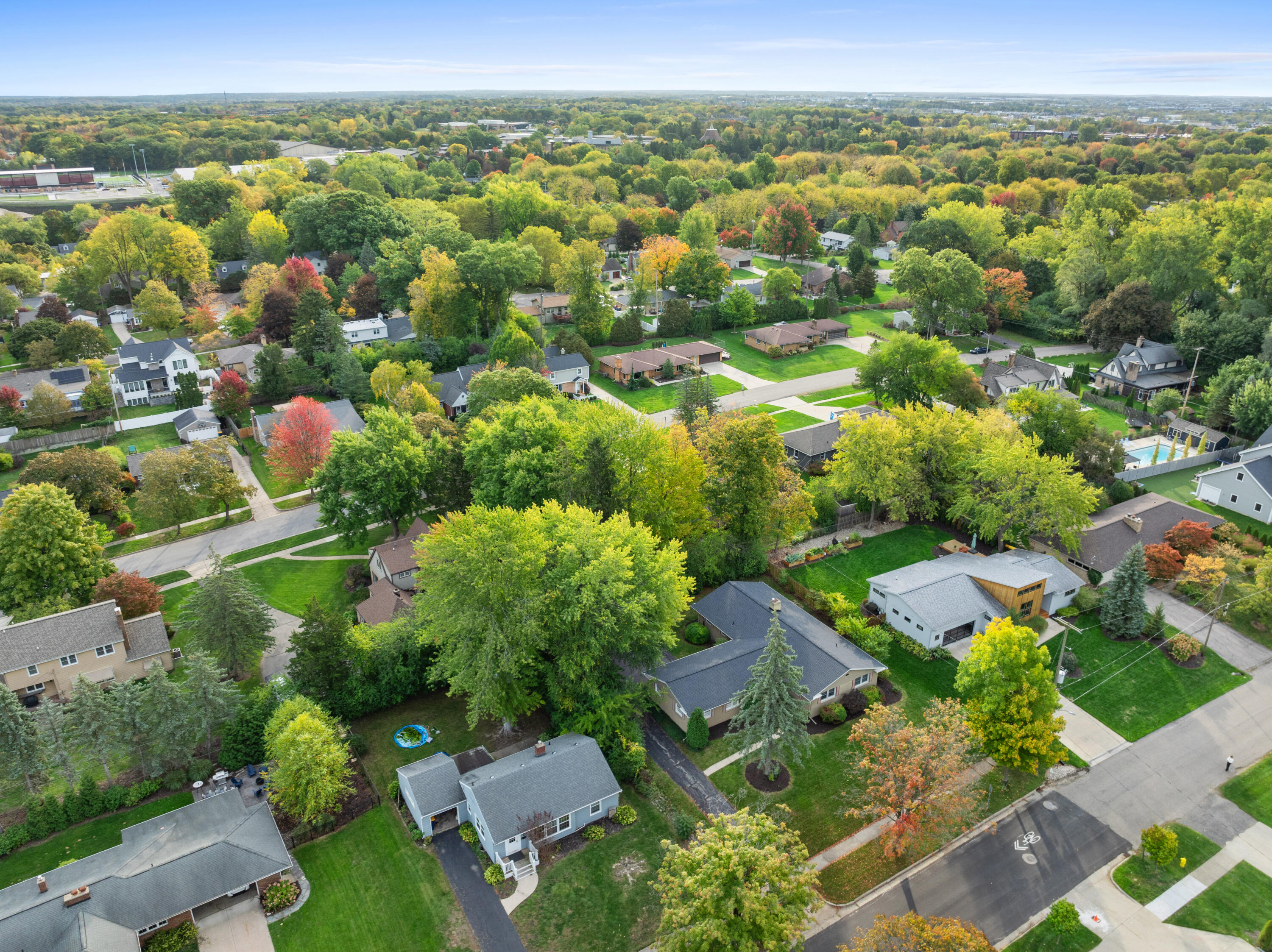 1560 Woodlawn Avenue SE, Grand Rapids