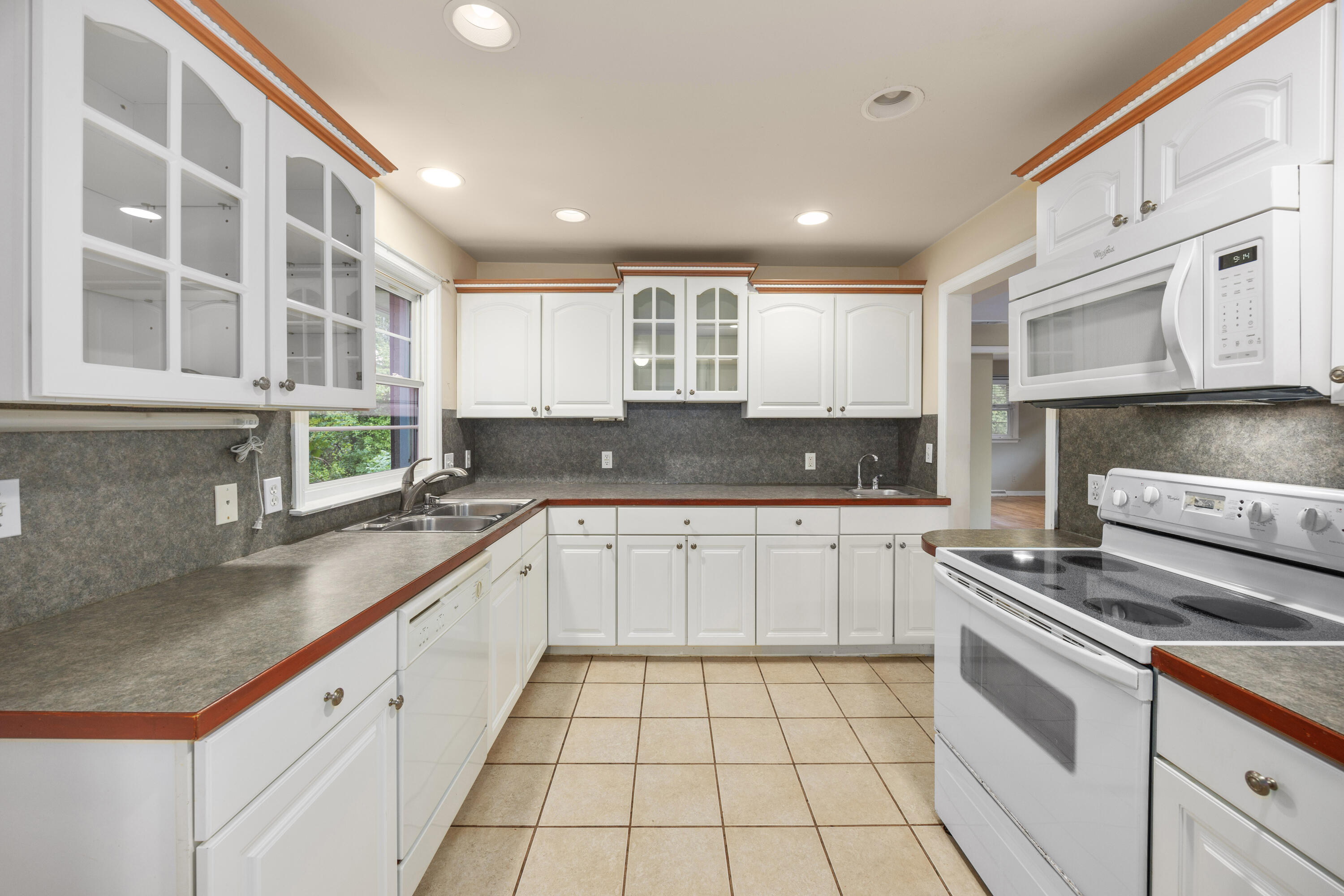 1560 Woodlawn Avenue SE, Grand Rapids