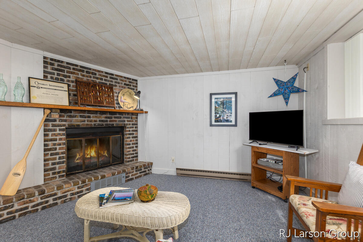 1027 Blue Star Highway