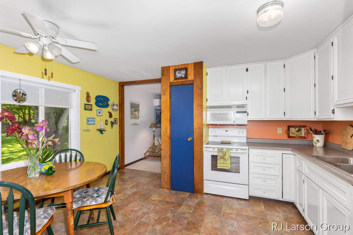 1027 Blue Star Highway