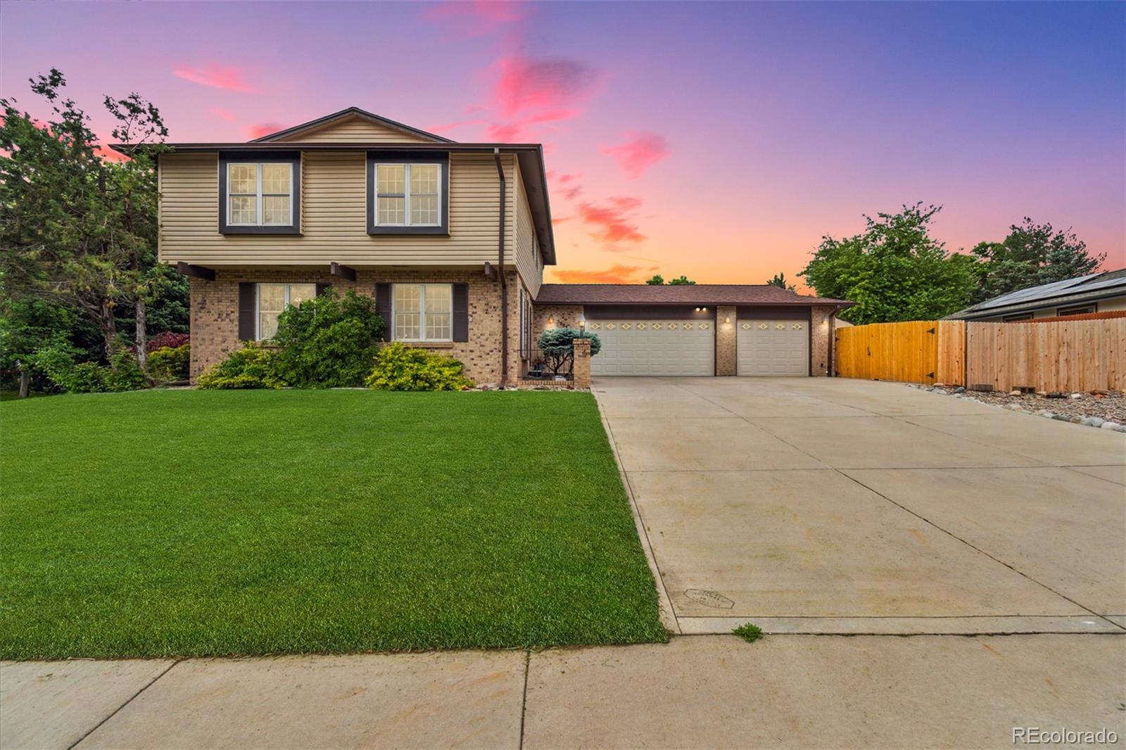 5954 W Leawood Drive