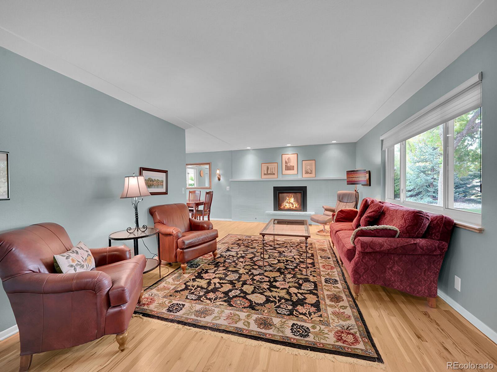 595 W Lake Avenue