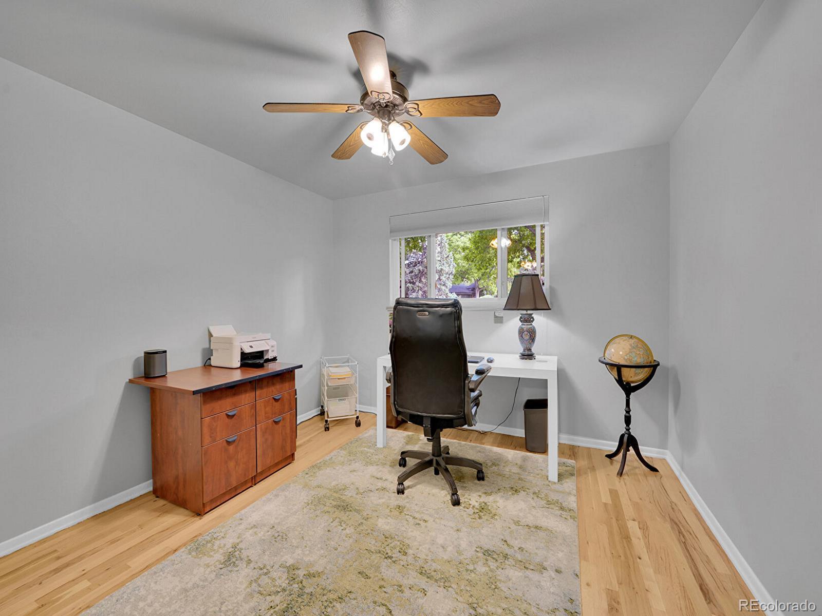 595 W Lake Avenue