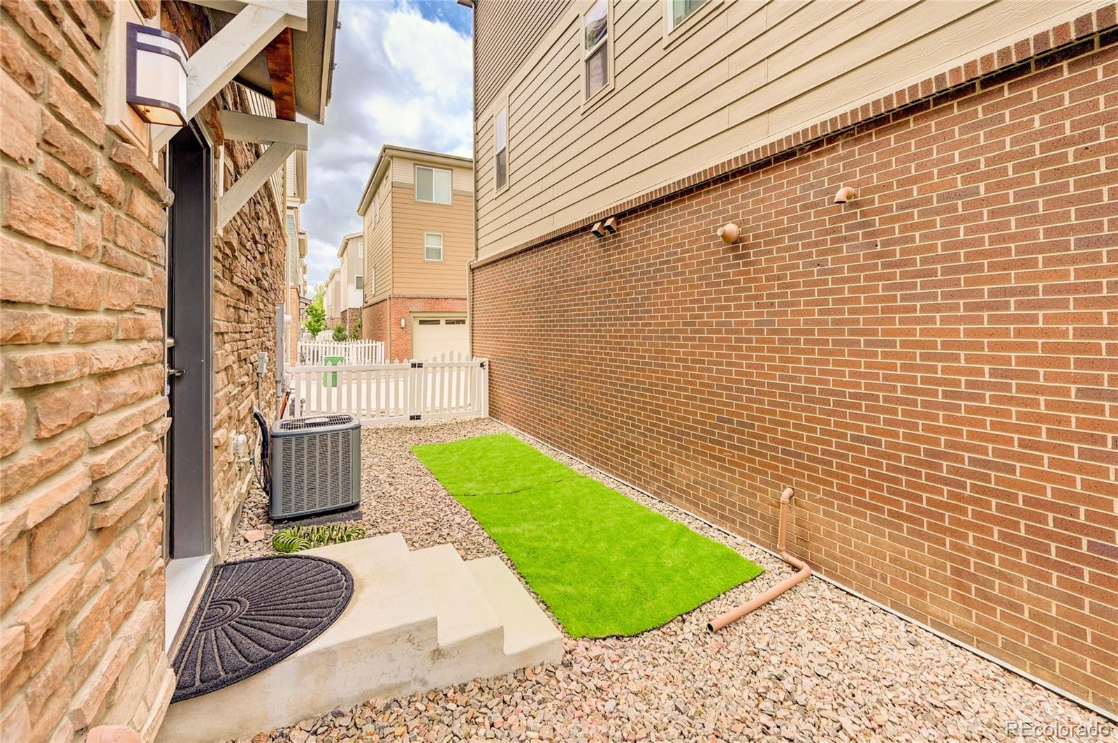 12891 E Caspian Place