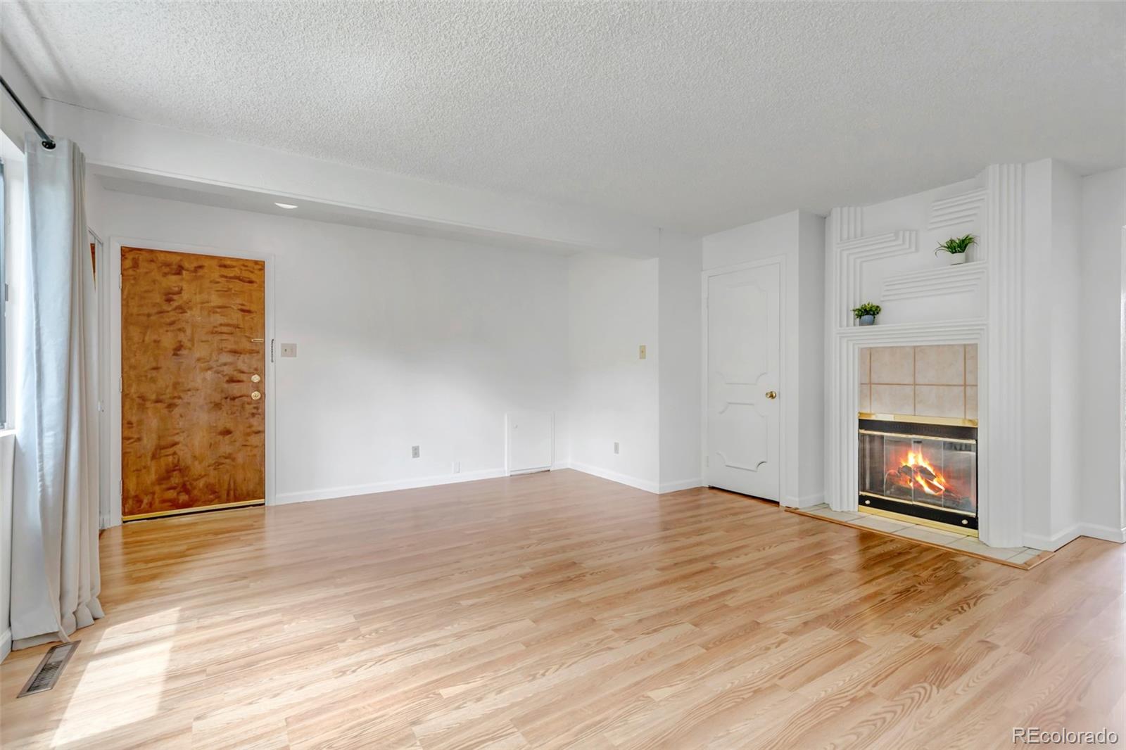 2963 Mesa Road Unit: B