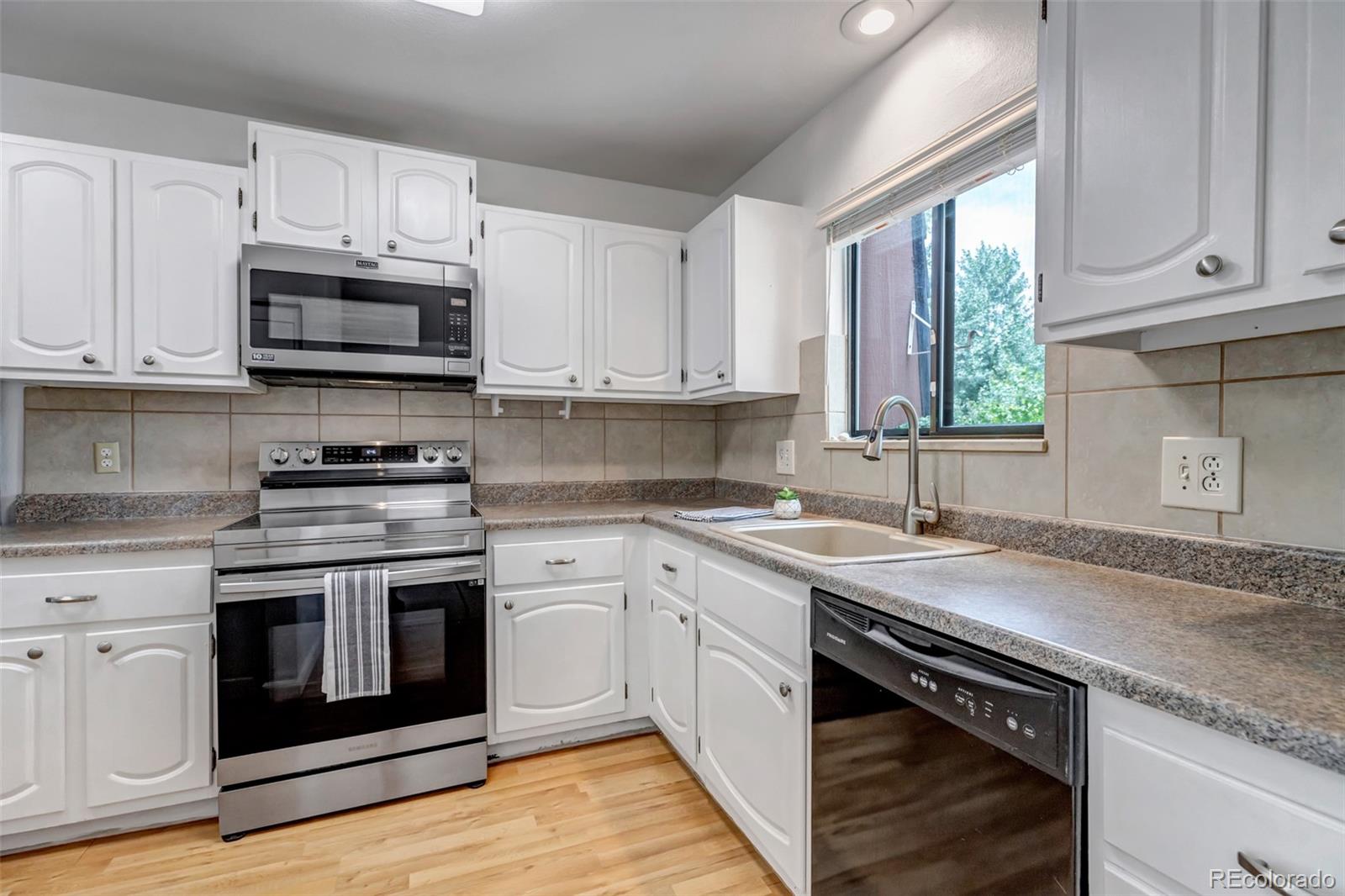 2963 Mesa Road Unit: B