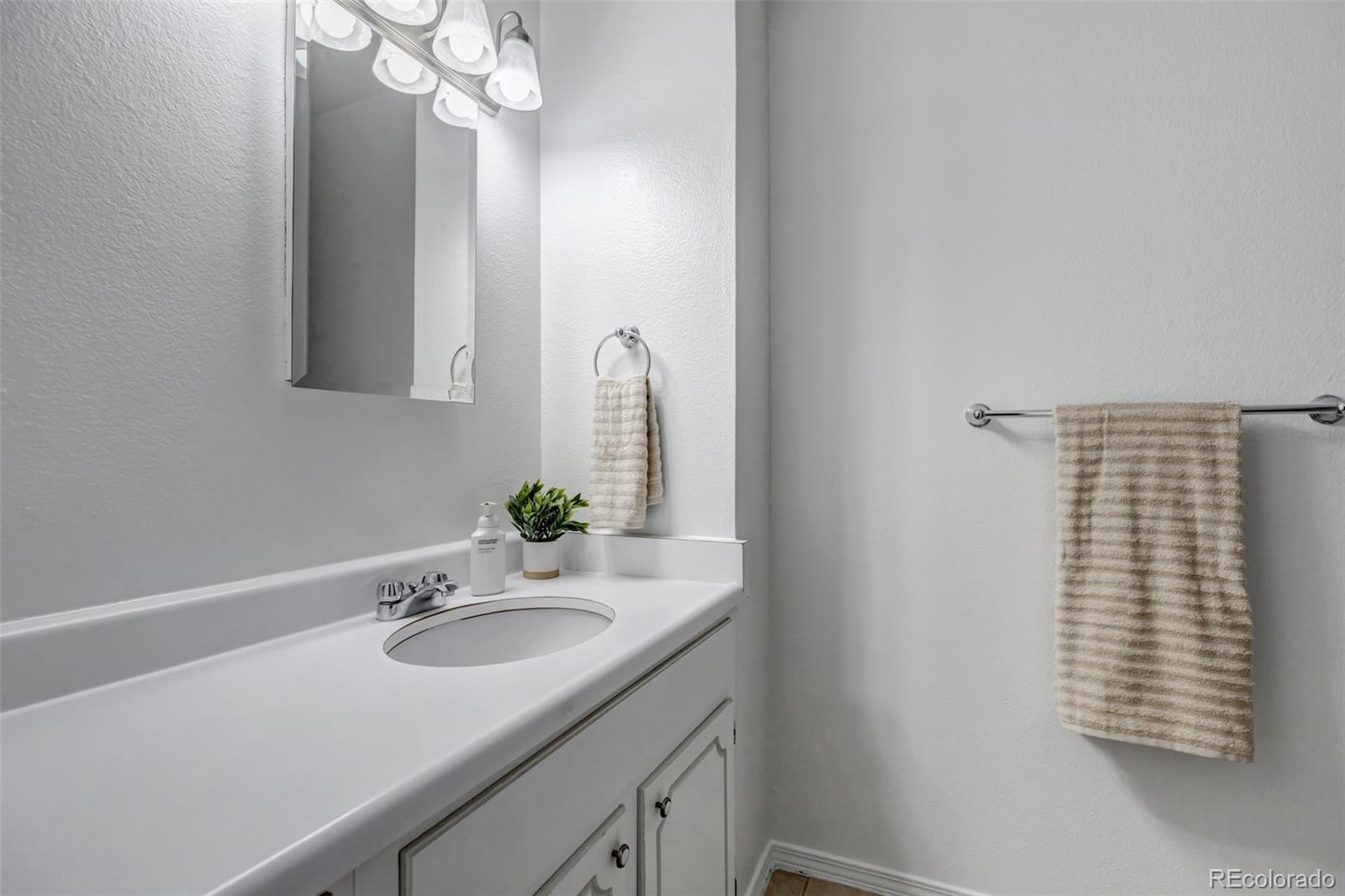 2963 Mesa Road Unit: B