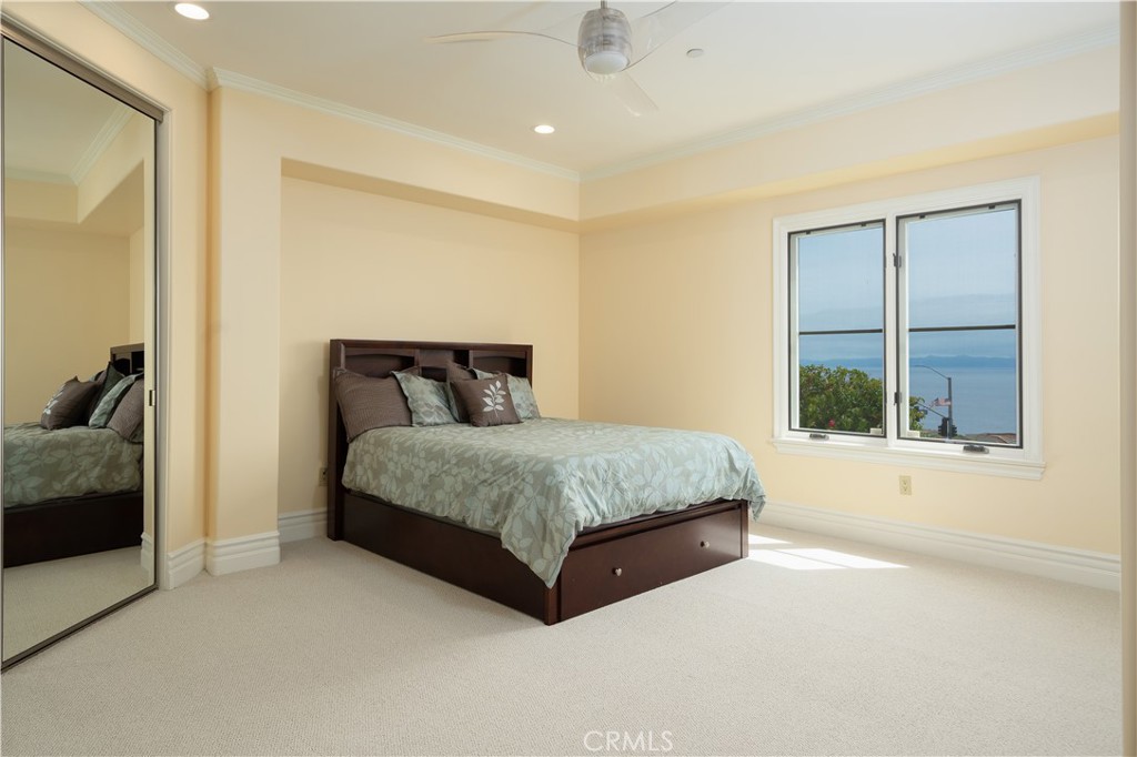 3231 Palos Verdes S