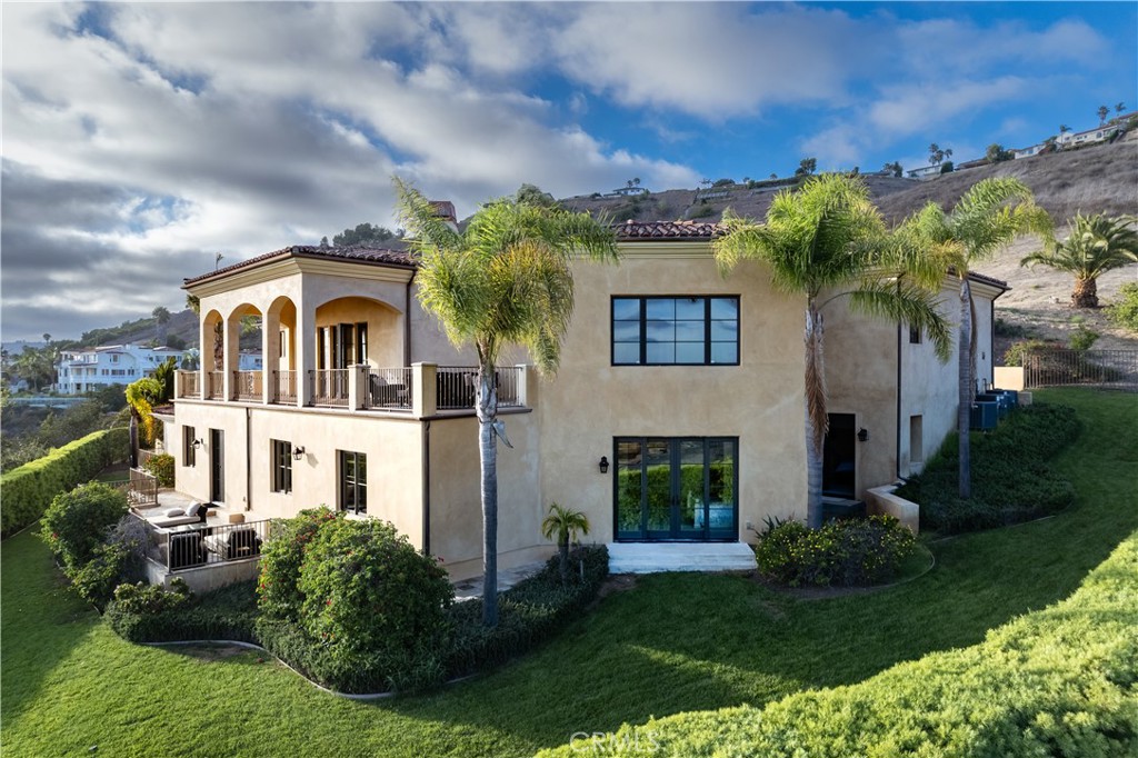 3231 Palos Verdes S