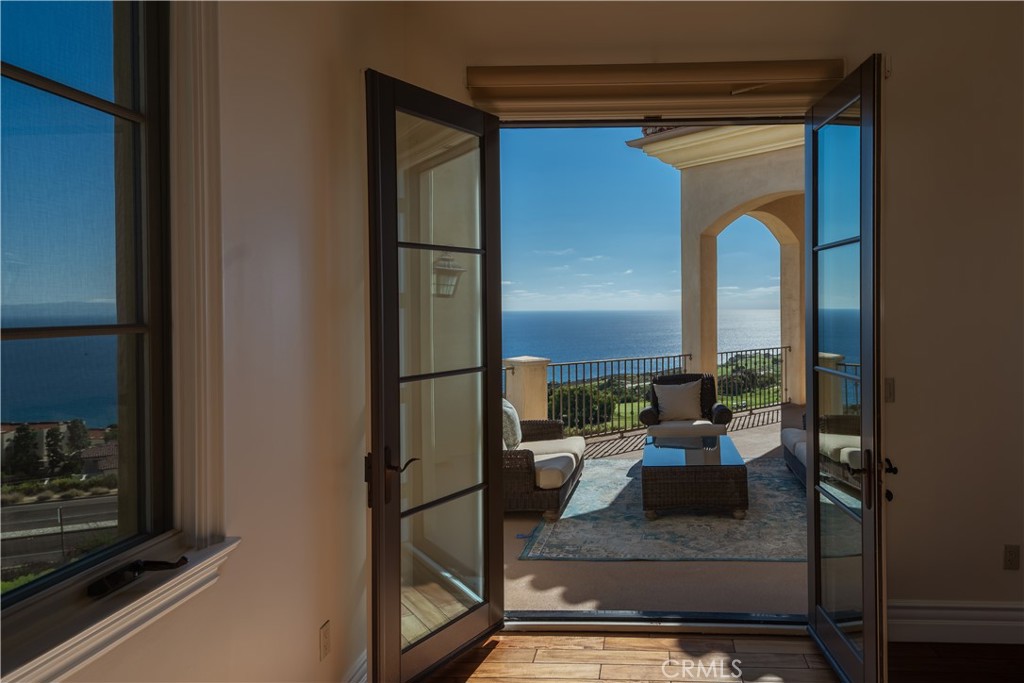3231 Palos Verdes S