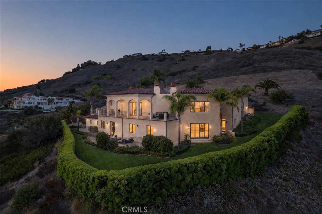 3231 Palos Verdes S