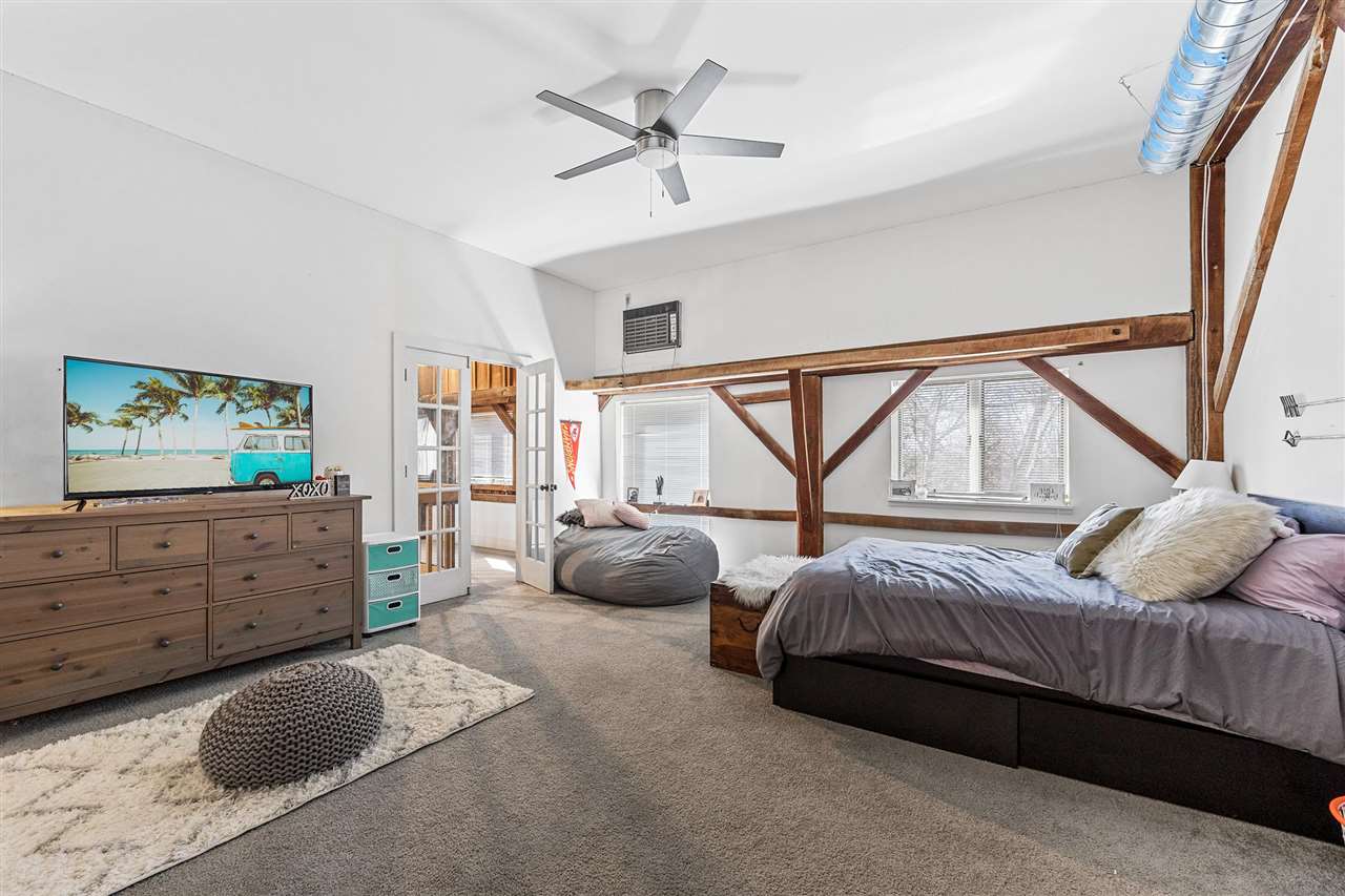 3880 Owl Song Ln