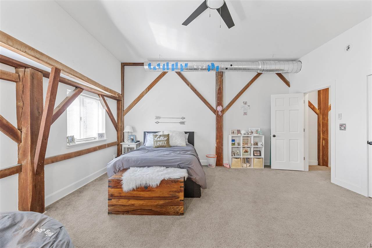 3880 Owl Song Ln