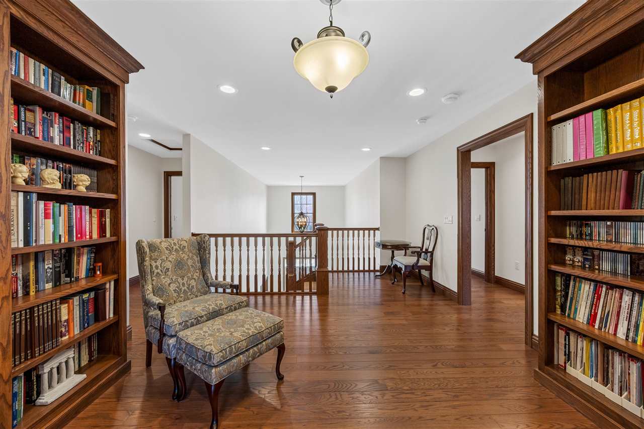 3009 Woodland Ridge Dr NE