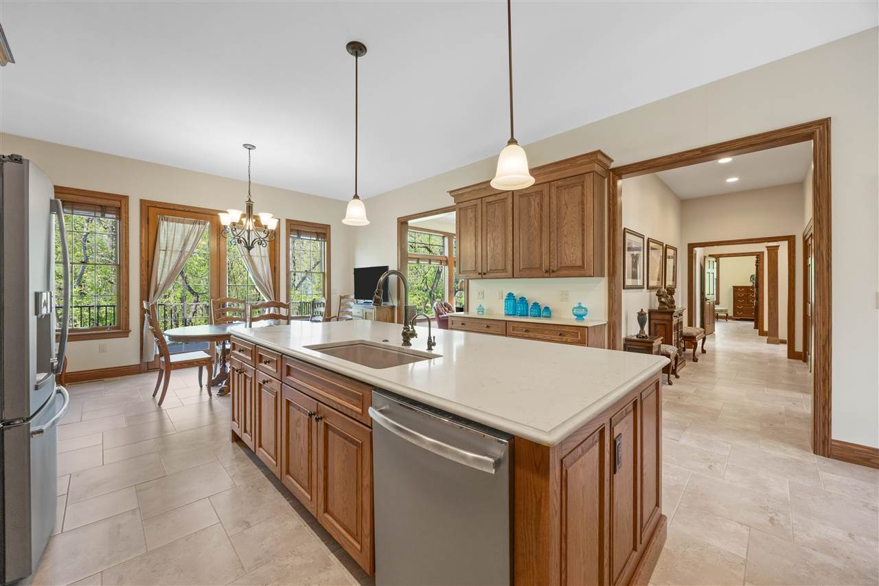 3009 Woodland Ridge Dr NE