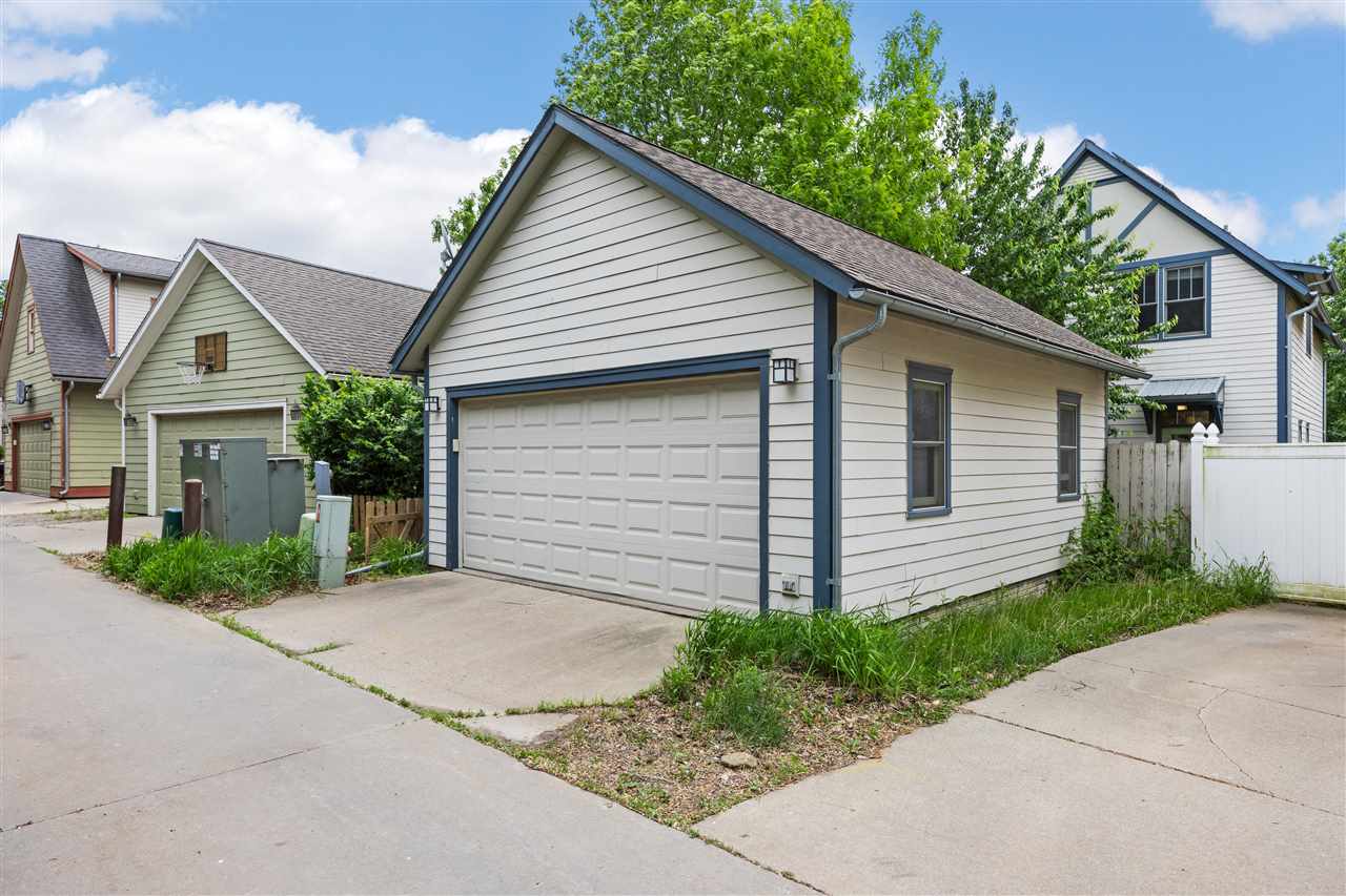 1054 Foster Rd