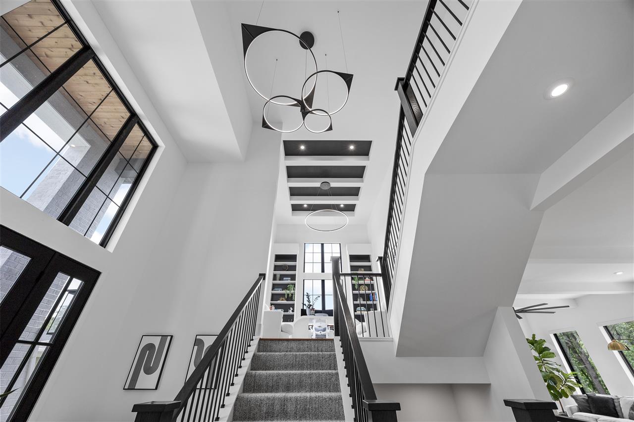 2816 Buckle Down Cir