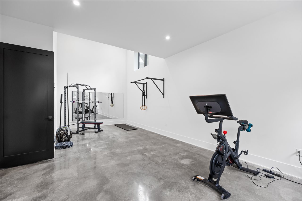 2816 Buckle Down Cir