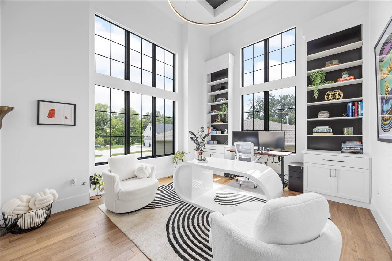 2816 Buckle Down Cir