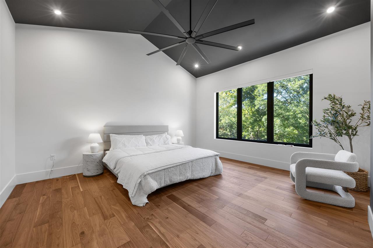 2816 Buckle Down Cir